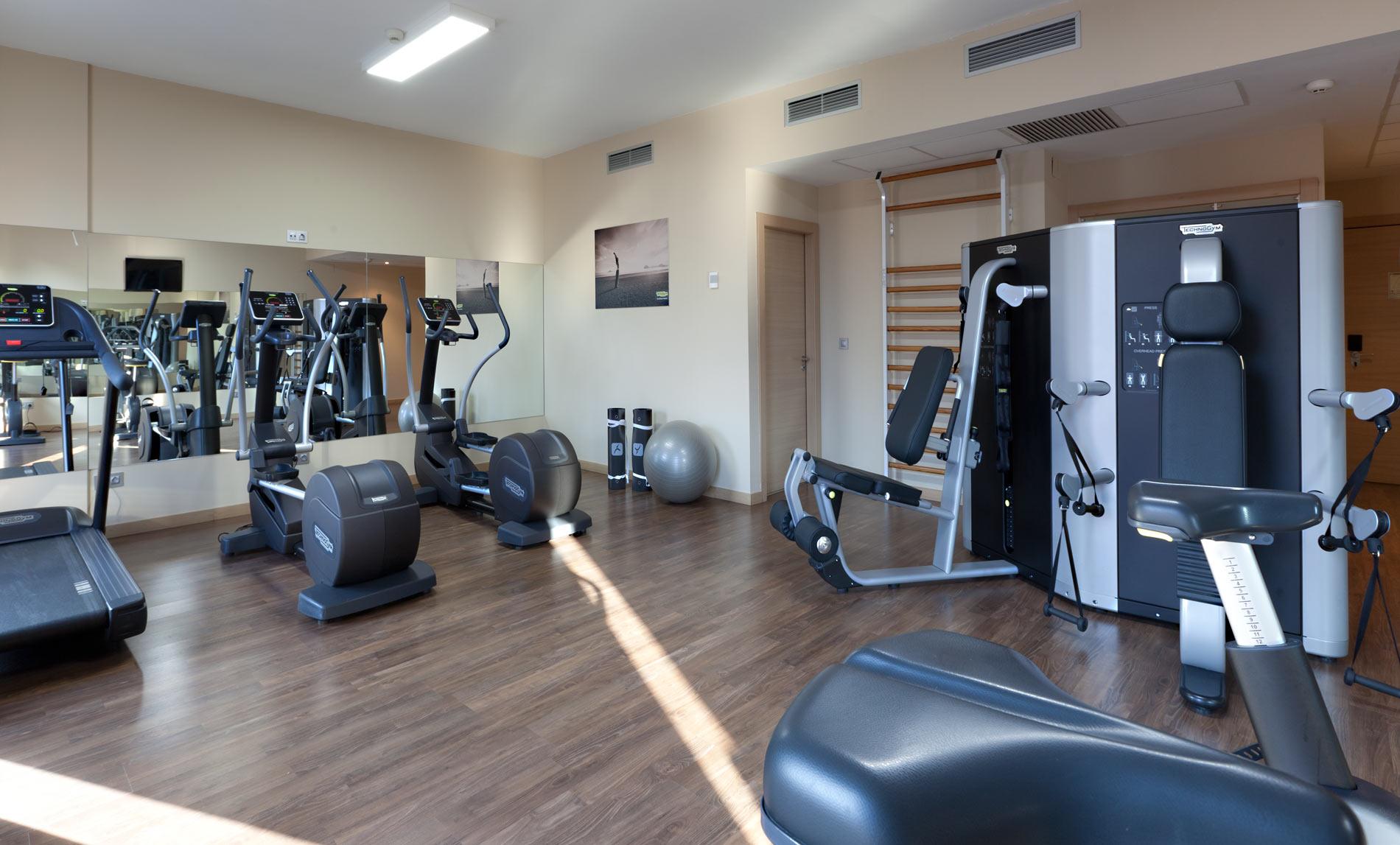 โรงแรมกรัน บิลเบา ภายนอก รูปภาพ Fitness room