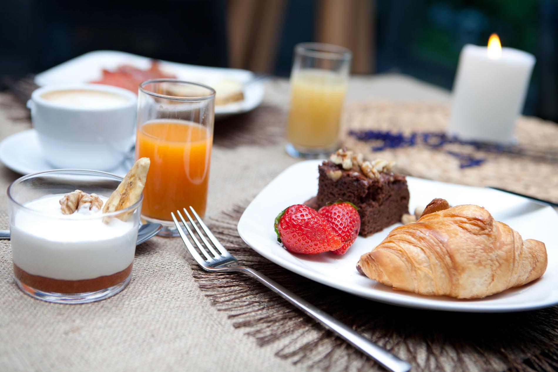 โรงแรมกรัน บิลเบา ภายนอก รูปภาพ Breakfast