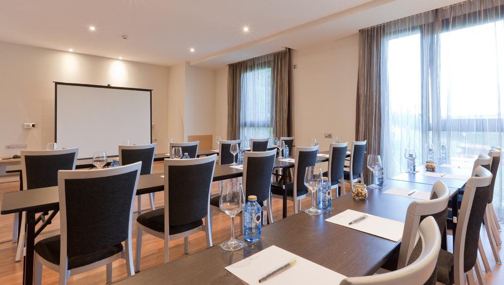 โรงแรมกรัน บิลเบา ภายนอก รูปภาพ Meeting room