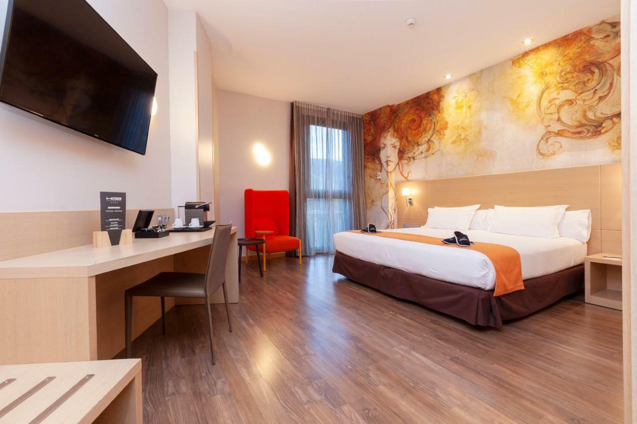 โรงแรมกรัน บิลเบา ภายนอก รูปภาพ Room at the hotel