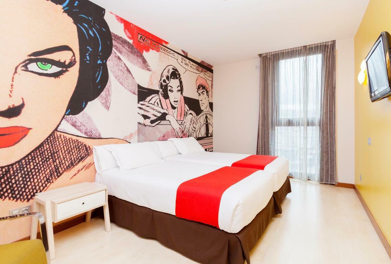 โรงแรมกรัน บิลเบา ภายนอก รูปภาพ Room in the hotel